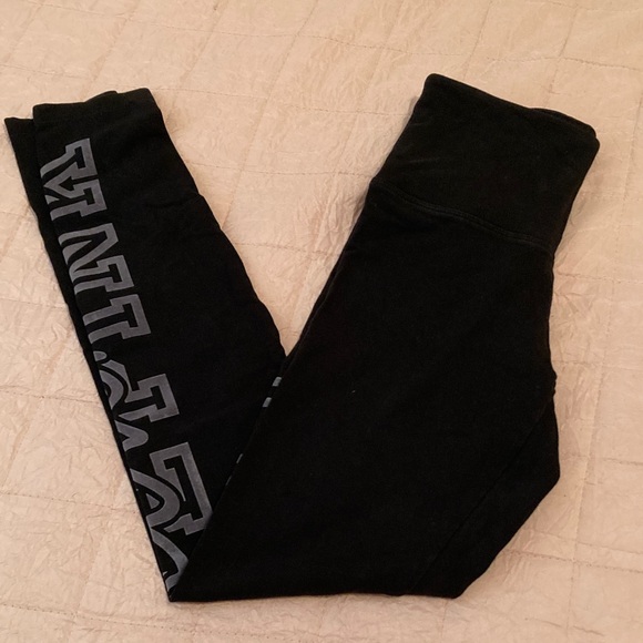 PINK Victoria's Secret Black Leggings - Picture 5 of 6